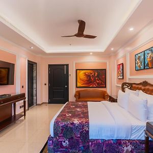 Tea Garden Suite
